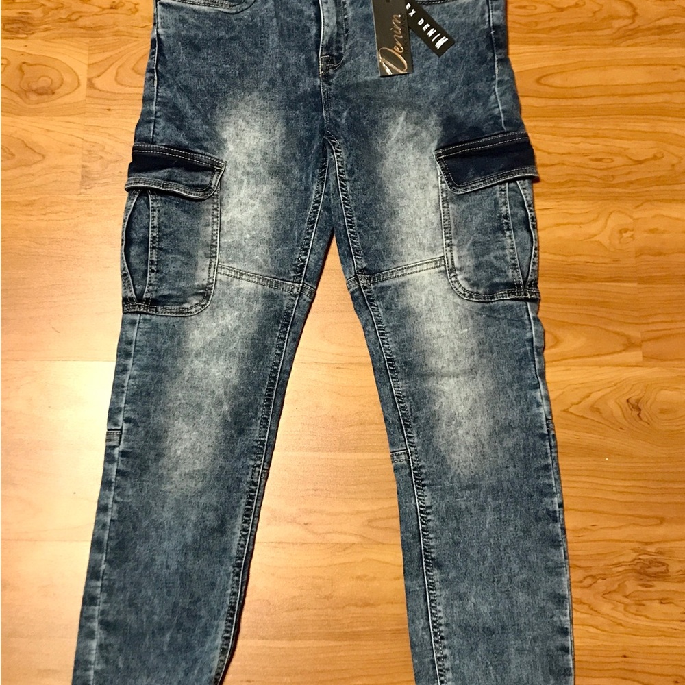 Foxy jeans brand new with tags 28 Tara jogger